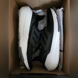 Size 8.5M Addidas Ultraboost 21 Core Black